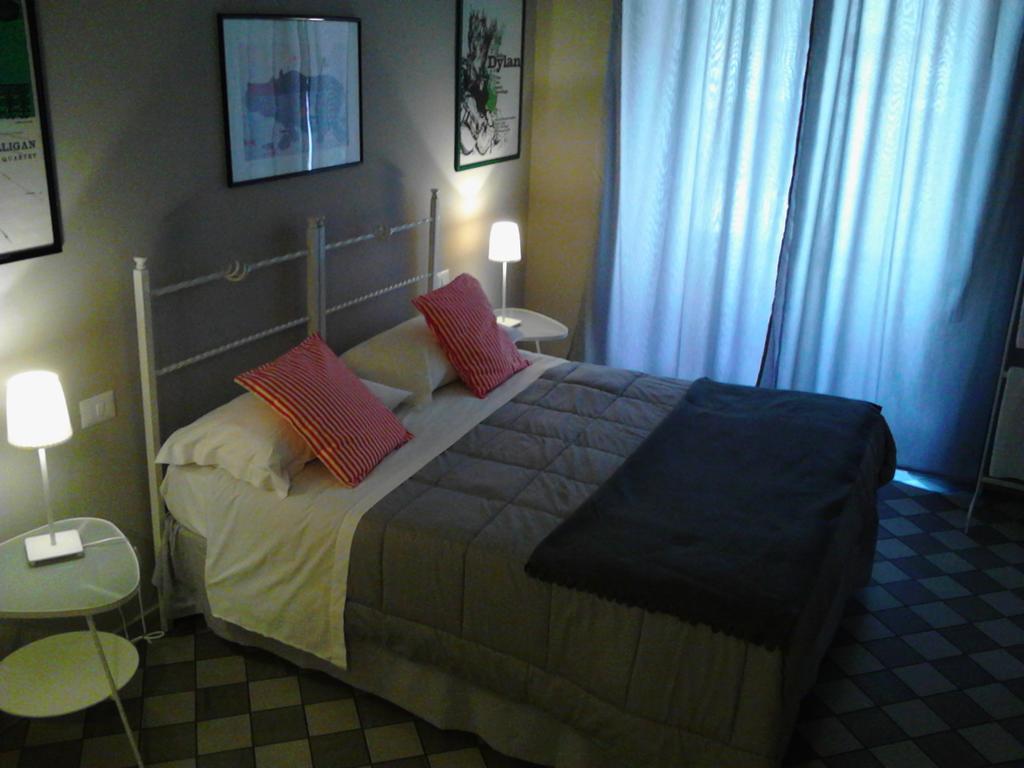 Le Stanze Di Pietro Bed & Breakfast โรม ภายนอก รูปภาพ