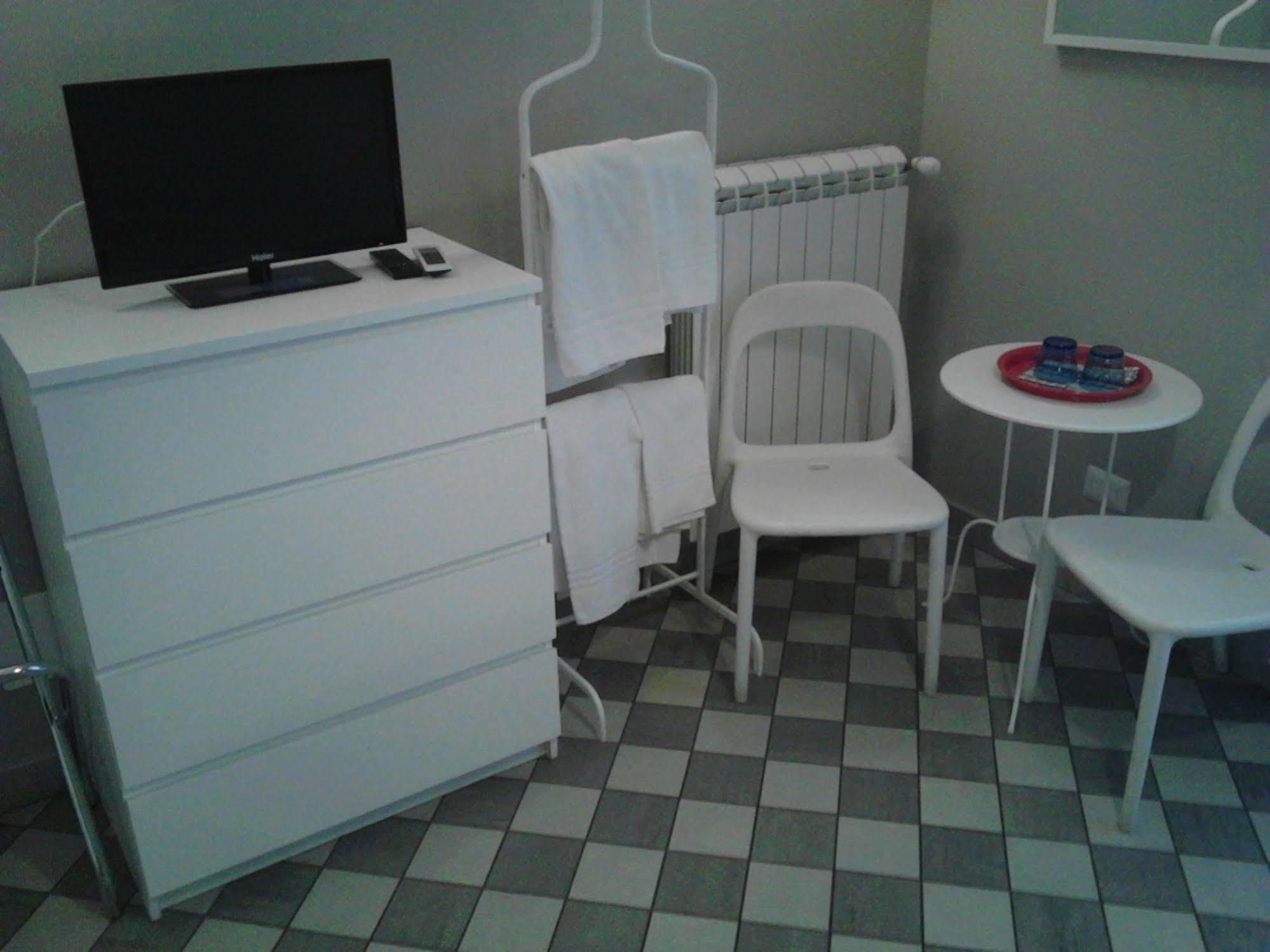 Le Stanze Di Pietro Bed & Breakfast โรม ภายนอก รูปภาพ