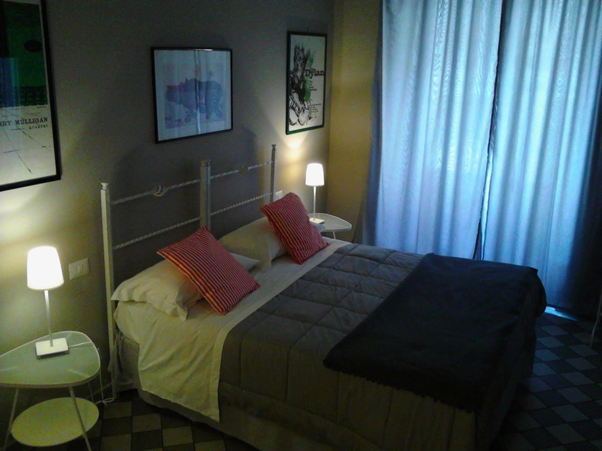 Le Stanze Di Pietro Bed & Breakfast โรม ภายนอก รูปภาพ