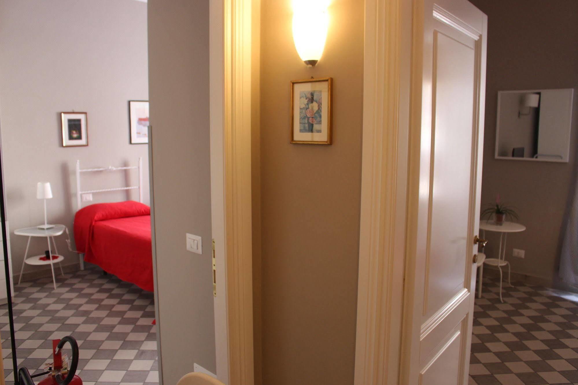 Le Stanze Di Pietro Bed & Breakfast โรม ภายนอก รูปภาพ