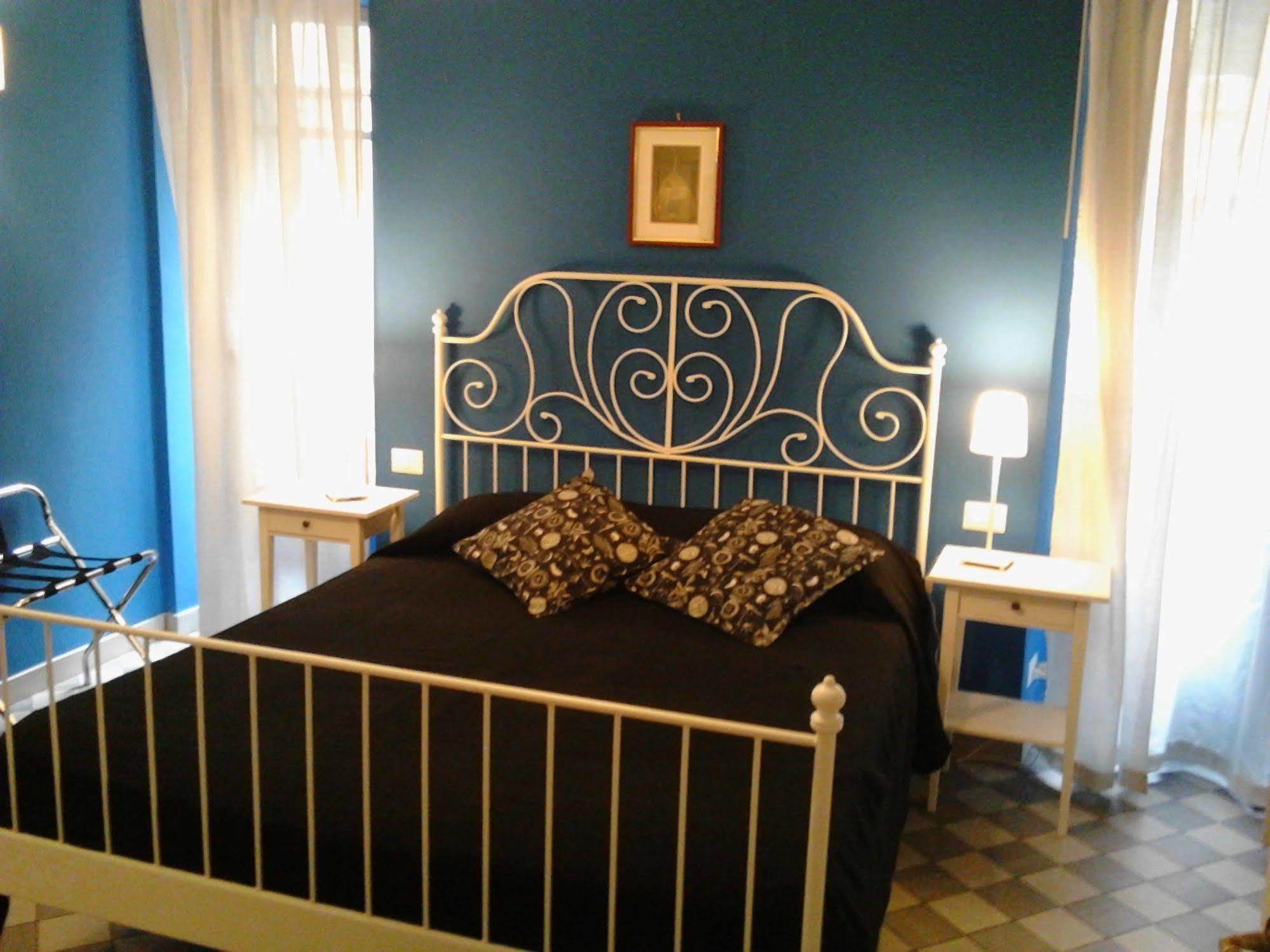 Le Stanze Di Pietro Bed & Breakfast โรม ภายนอก รูปภาพ